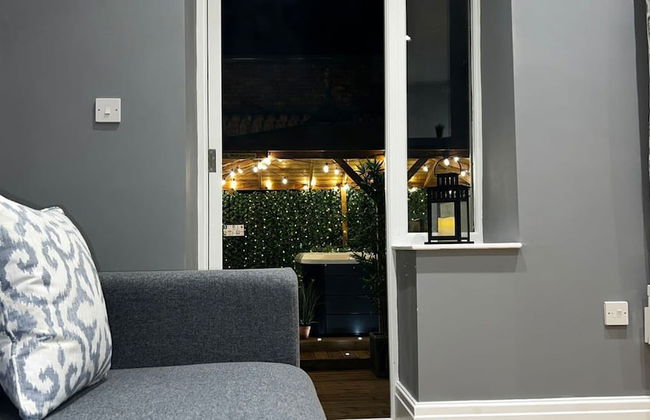 Romance On The Rows - Hot Tub City Centre - Photo 34