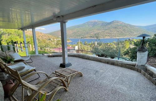 Villa con piscina, jacuzzi y basket junto al lago de El Burguillo - Photo 17