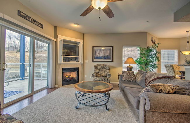 Dock, Slip and Pool Breezy Lake Ozark Escape - Foto 48