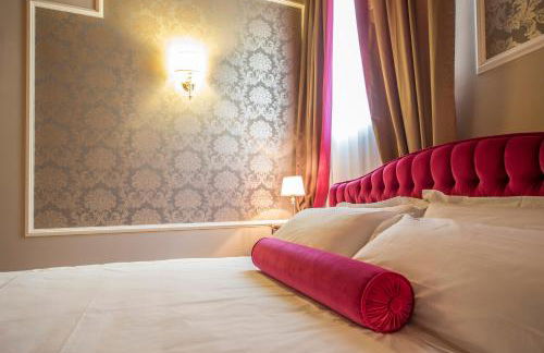 Lady Capulet Apartments - Photo 20