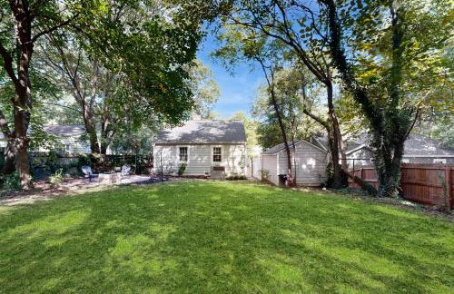 3 Mi to Dtwn Charlotte! Quiet Haven with Fenced Yard - Foto 35