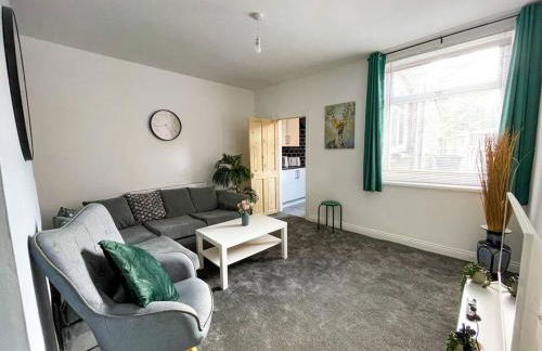 Perfect for Contractors! Free Central Parking! - Foto 8