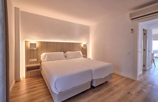 Universal Aparthotel Don Camilo - Photo 11