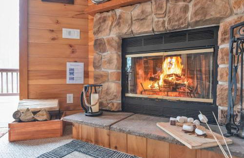 Massive Log Chalet with Hot Tub - Foto 37