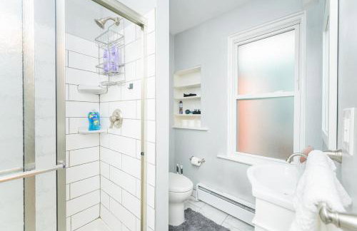 TWO town homes! 6 Bedrooms, 2 King beds, Walk to Eats - Foto 54