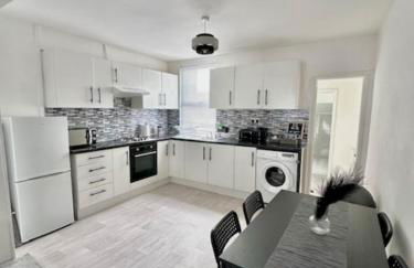 Gillingham 4 bed Guest House - Foto 11