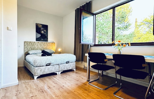Cozy 3BR Apt with Garden Sleeps 10 - Foto 30