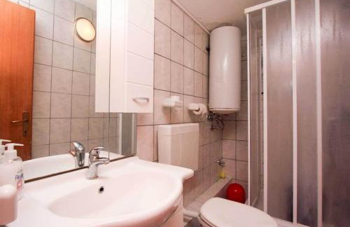 Apartments Ere Zuronja-One-Bedroom Apartment with Sea View 2 - Photo 4