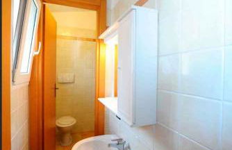 Camping Bella Italia Apartments Verbena - Lake Garda 22081 - Photo 6