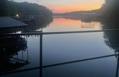 Lake Lanier Retreat Dock, Views & Golf Cart - Foto 18