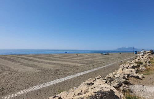 Boutique apartment near the beach, 1 Gbps Wi-Fi - Photo 57