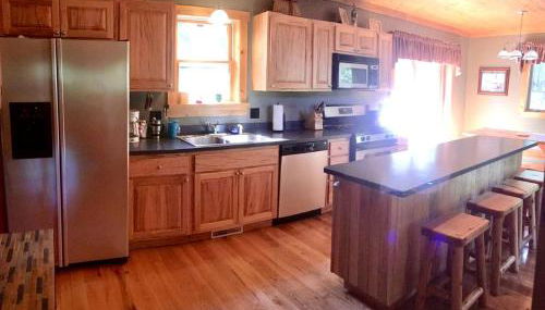 Cozy and Spacious Log Cabin Rental near Burt Lake State Park in Michigan - Foto 3