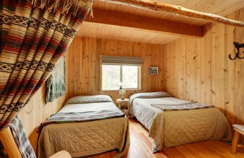Pet-Friendly House with Deck Near Crater Lake! - Foto 32