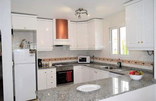 FABULOUS 2 BED 2 BATH APARTMENT ! - Foto 16