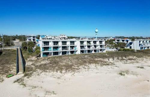 Villa A-1 Ground Floor Beach Front w Pool - Foto 16