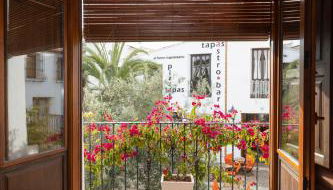 Above the Iconic Portal Vell - Foto 5