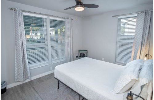 Stylish 4 Br/2ba Renovated Home Near Downtown - Foto 22