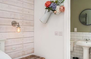 Garden Cottage, Cosy, Private, Short drive to beach - Foto 3