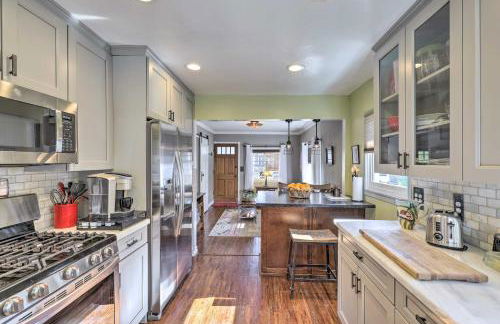 Charming Craftsman Bungalow with Garden and Hot Tub! - Foto 7