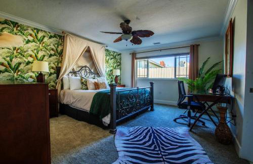 4BR Group Retreat w Golf Green, Poker & Fire Pit - Foto 5