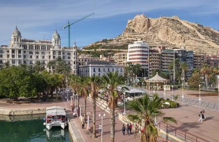The Alicante Old Town artist workshop, Impressive rooftop, terrace with amazing city views and sea views, BBQ, Air conditioner, Wifi - Foto 56