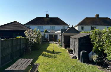 Modern Family Home near Reculver - Sleeps 8 - Pets Friendly! - Photo 36