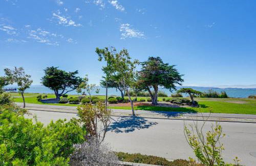 1 Block to Bay Pet-Friendly Retreat in Alameda! - Foto 3