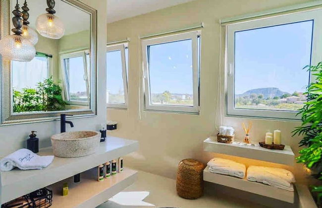 An Idyllic Hideaway Villa Shangri-la Zakynthos - Photo 37