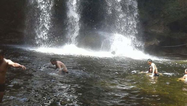 Baignade dans la cascade de Tres Chorros