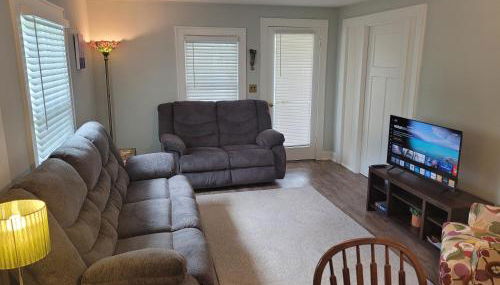 The Lily Pad on Benzie Blvd - Super Cute! - Foto 4