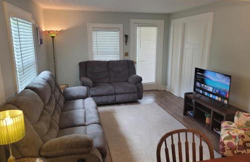 The Lily Pad on Benzie Blvd - Super Cute! - Foto 4