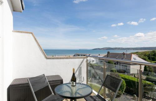 2 Bed Sea View Apartment with Balcony Parking - Pass the Keys - Foto 9
