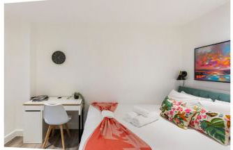 A Splash of Color: Spacious & Funky 3-BR Flat - Foto 41