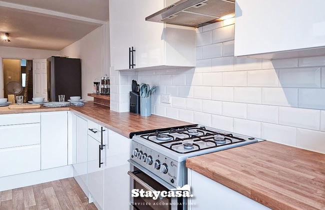 White Cozy House With Pool Table Game Room - Photo 33