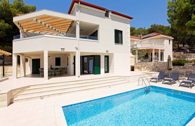 Beachfront villa Senses for 12 in Milna - Foto 1