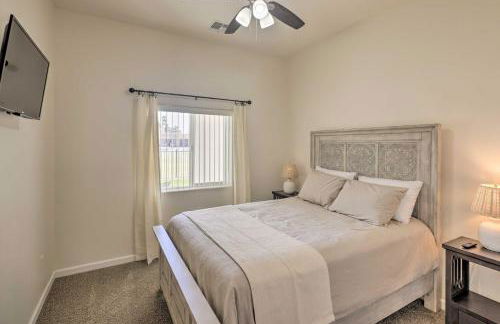 Bright Home with Yard, 4 Mi to Colorado River! - Foto 16