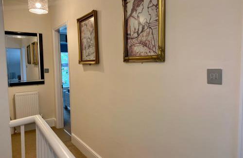 Smart & Comfortable 3-bedroom Victorian house - Photo 16