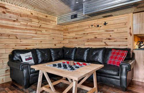 Rustic Barn Retreat w Hot Tub Game Room & FirePit - Photo 43