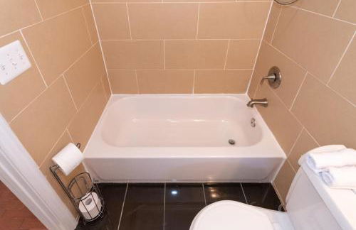 Capital Stay Home Just Minutes from DC's Major Sights - Foto 6