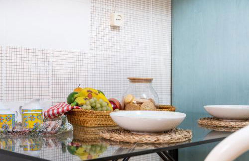 "Charm & Cozy 4BR - 3BA with Pool & Barbecue" - Photo 31