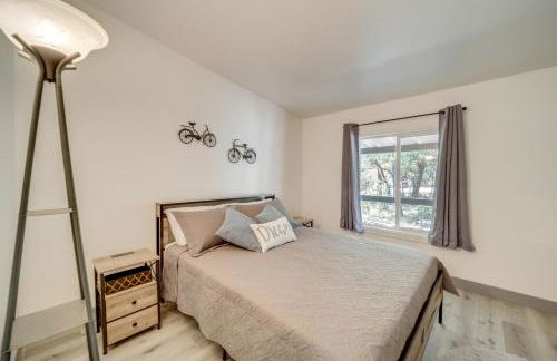 Snowy Peak Views and Cozy Game Nights Pine Home - Foto 16