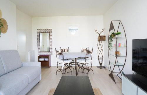 Élégant apt avec vue Tour Eiffel & parking privé - Foto 10