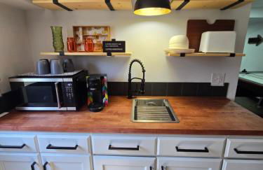 Spacious, Renovated, 5-bedroom Retreat, Near I-85 - Photo 60