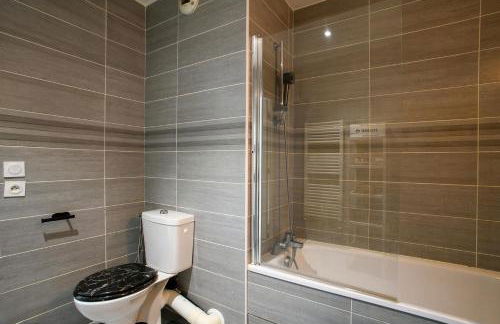 T2 lumineux avec balcon - 4 pers, métro et PartDieu - Foto 9