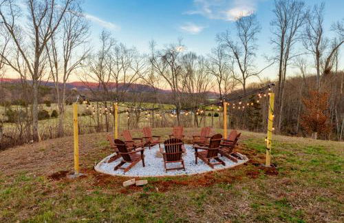 Hilltop Hideaway - Pool - Jacuzzi - Ping Pong - 12 guests - Fireplace - Mountain Views - Pets are allowed by request - Foto 45