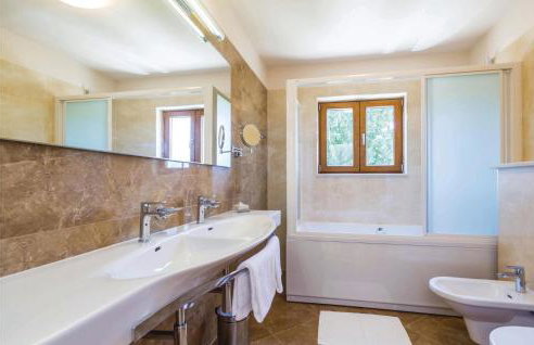 4 Bedroom Beautiful Home In Turcic - Foto 32