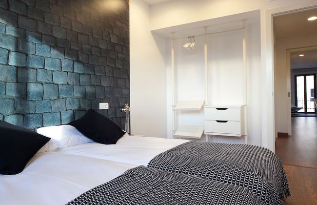 AB Montjuic - Photo 17