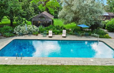 Stunning Cottage in Famous KY Garden -Sleeps 2 - Foto 32