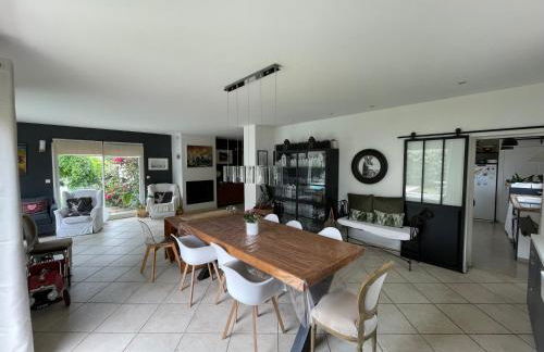 Maison avec piscine entre plage et montagne - Photo 4