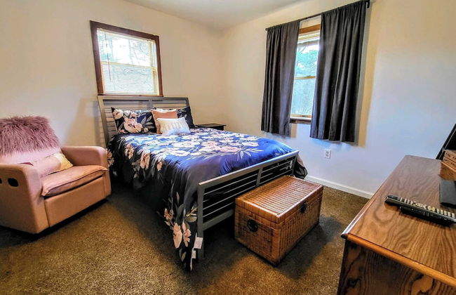 The Wooden Nest by Avantstay Deck, Big Yard w/ Hammocks & Fire Pit - Foto 11